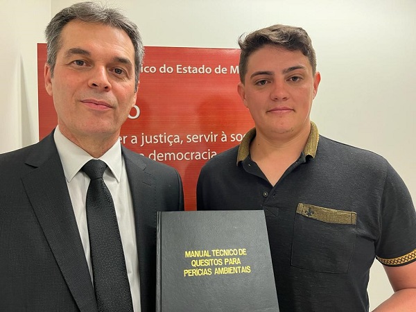 Promotor de justiça Carlos Valera e Engenheiro Ambiental Marcos Fernandes Silva